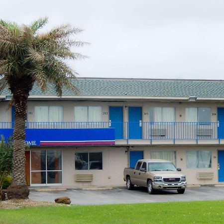 Motel 6-Clute, Tx Екстериор снимка