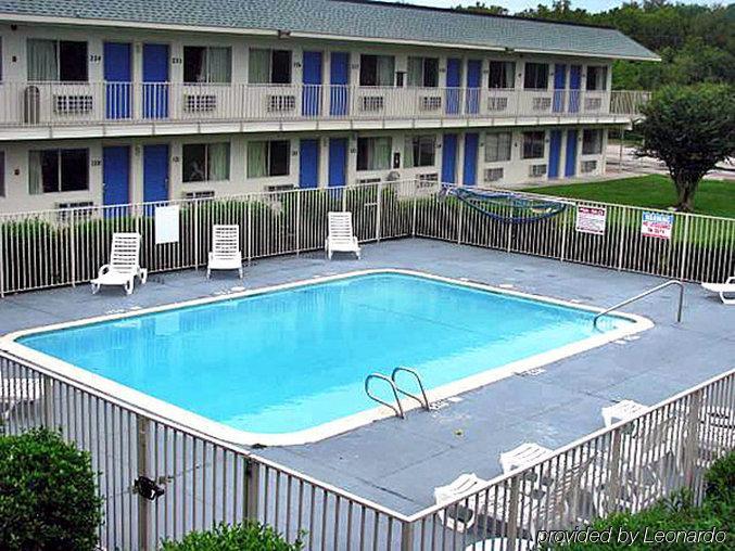 Motel 6-Clute, Tx Екстериор снимка